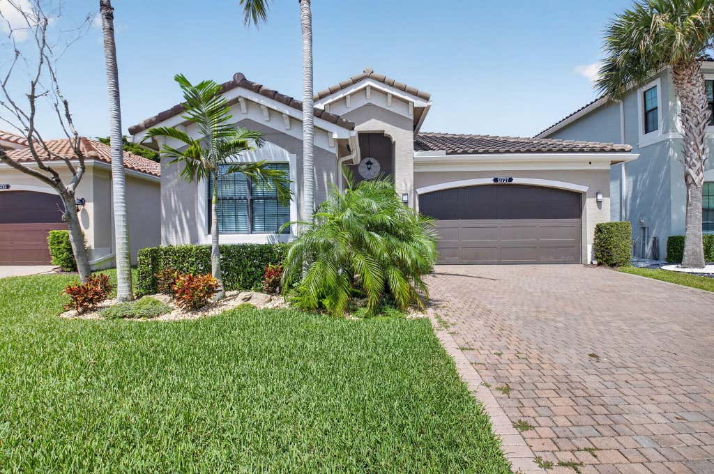 Photo of 13727 MOSS AGATE Avenue, Delray Beach, FL 33446 (MLS # B26068090)