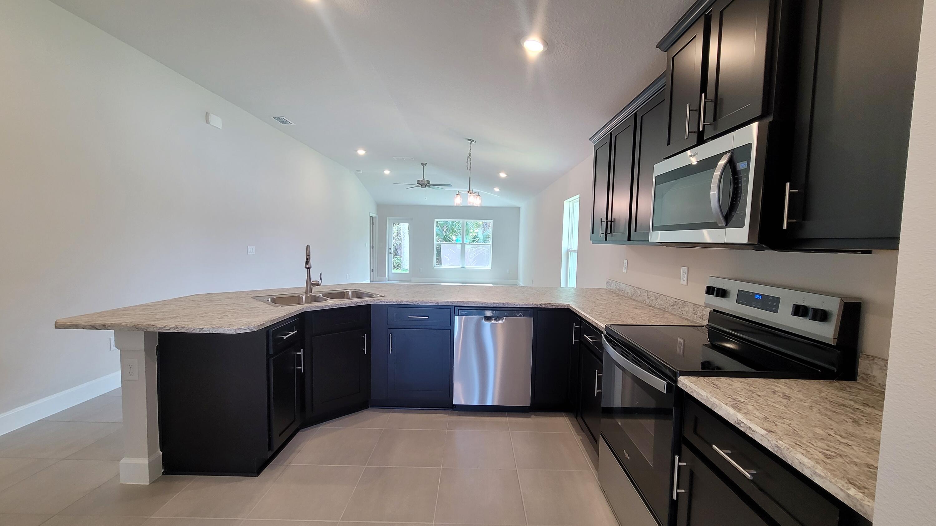 WATERSTONE PHASE THREE - Residential