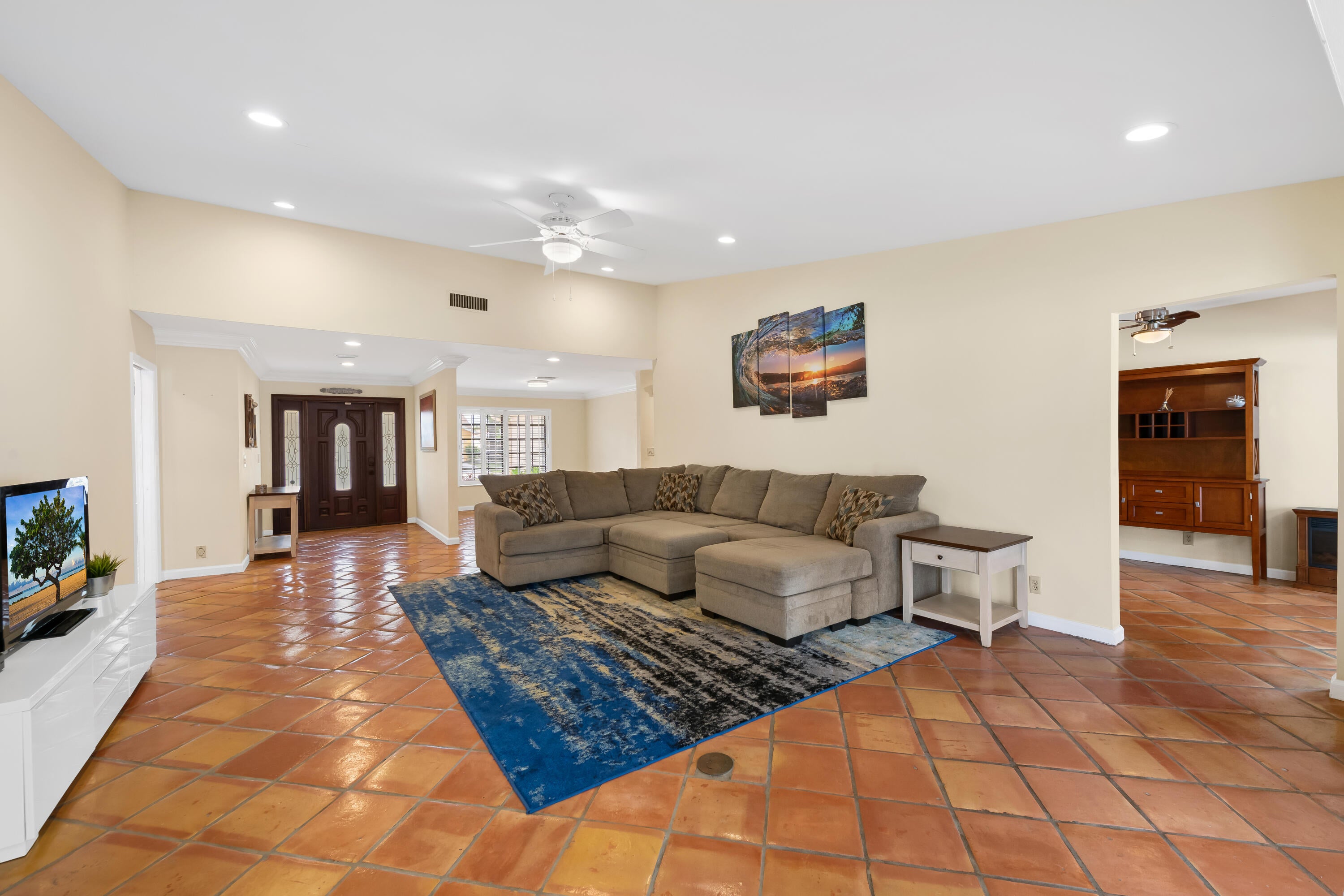 6760 HOLLANDAIRE Drive W