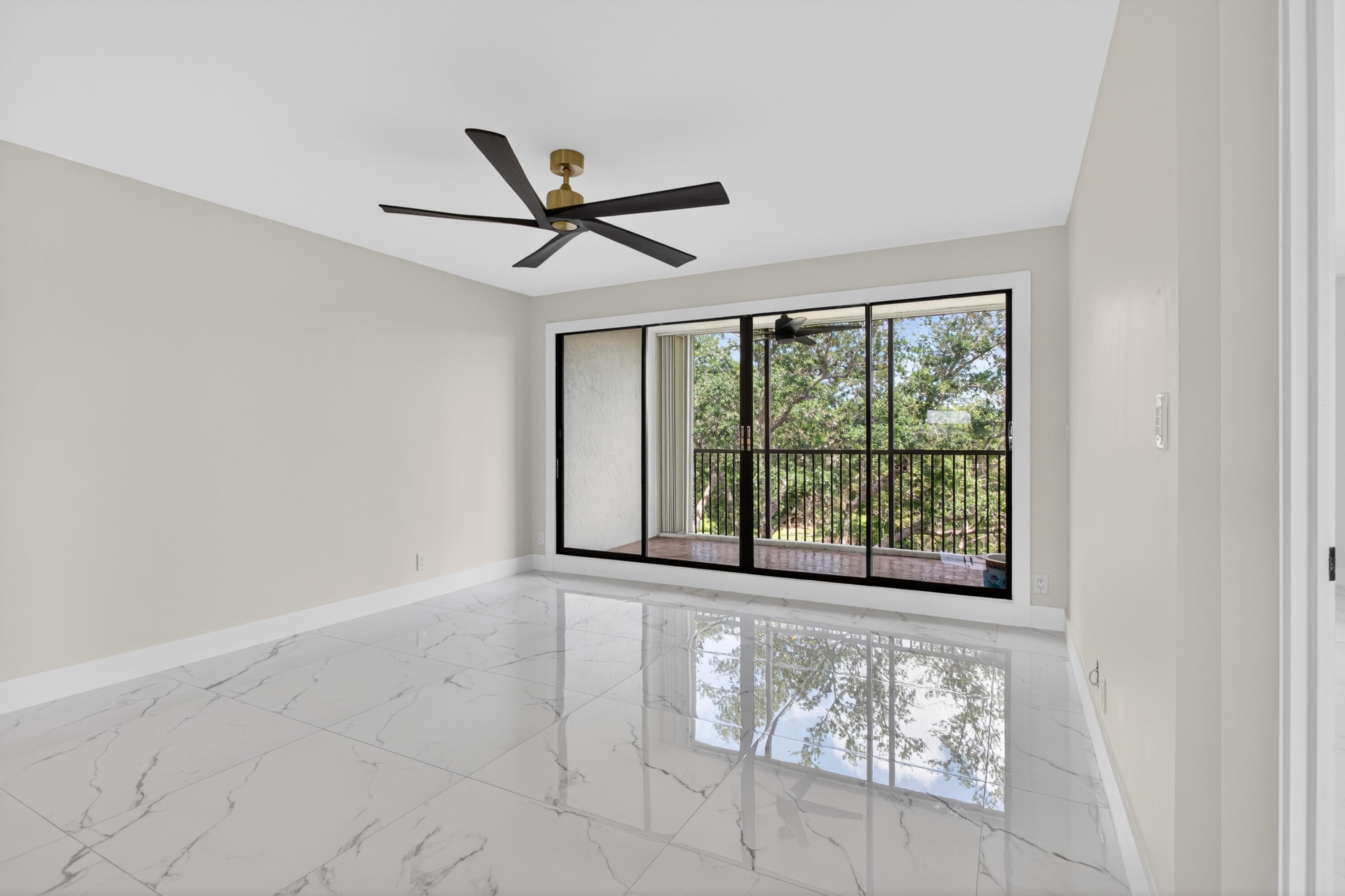 HAMMOCKS-LAKE FOREST CONDO - Residential