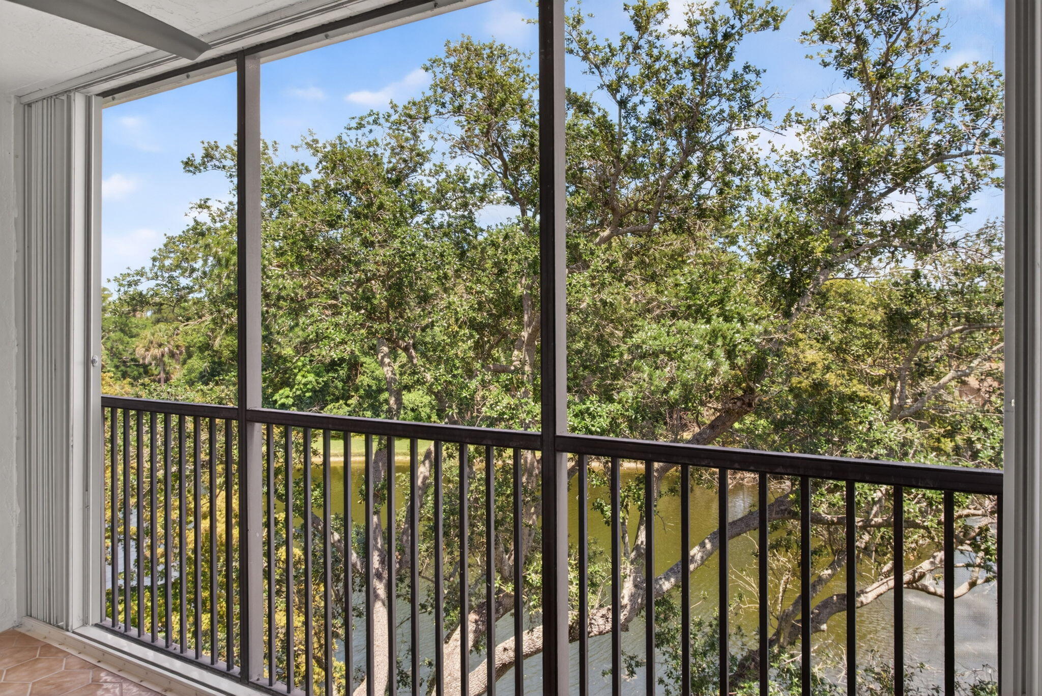 HAMMOCKS-LAKE FOREST CONDO - Residential