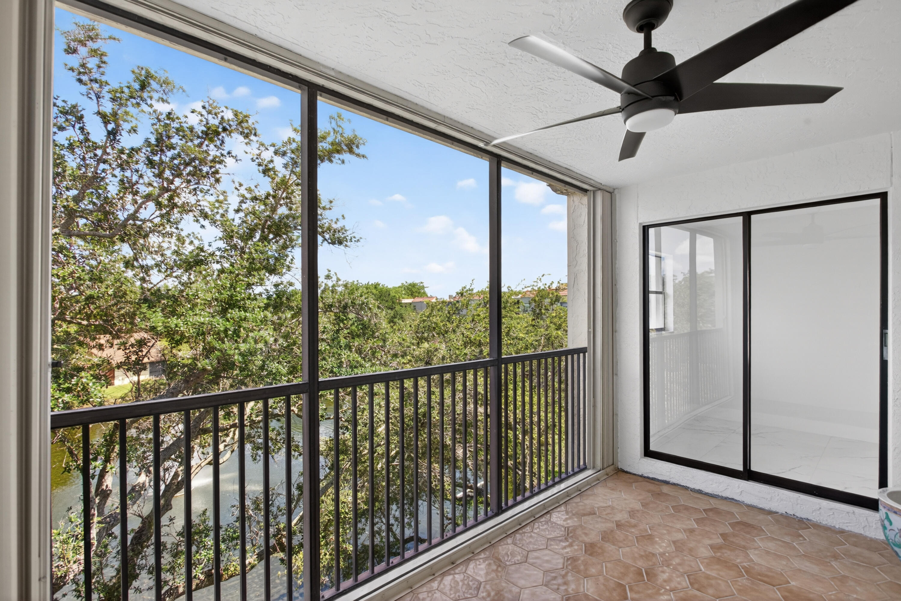 HAMMOCKS-LAKE FOREST CONDO - Residential
