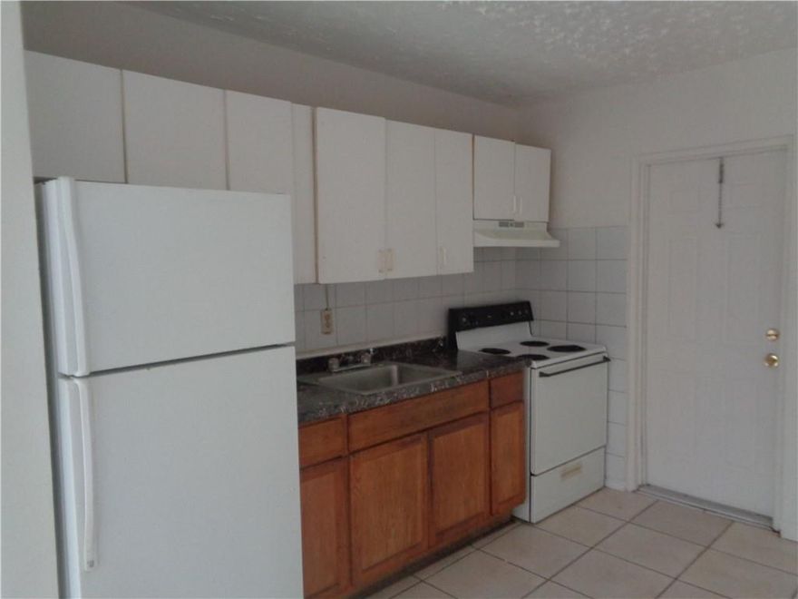 2/1 ready for move in no hoa can move fast