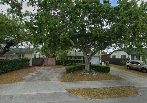 3805 Corrigan Court Palm Springs FL 33461