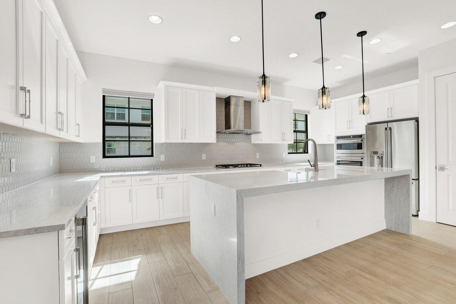 ALTON NEIGHBORHOOD - Residential Lease