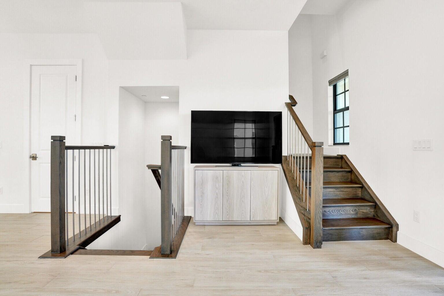 ALTON NEIGHBORHOOD - Residential Lease