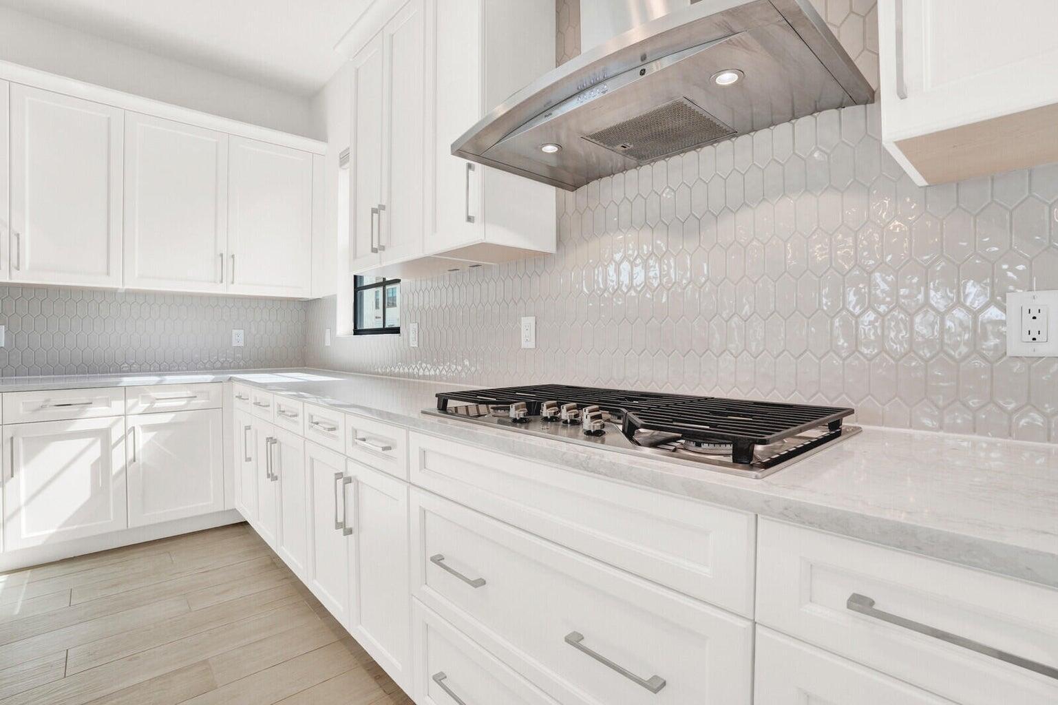 ALTON NEIGHBORHOOD - Residential Lease