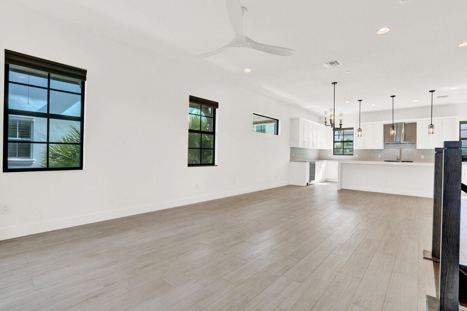 ALTON NEIGHBORHOOD - Residential Lease