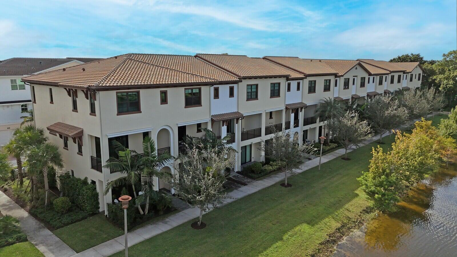 ALTON NEIGHBORHOOD - Residential Lease