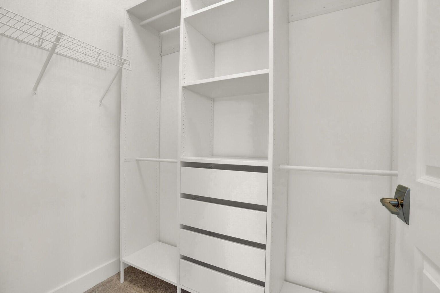 ALTON NEIGHBORHOOD - Residential Lease