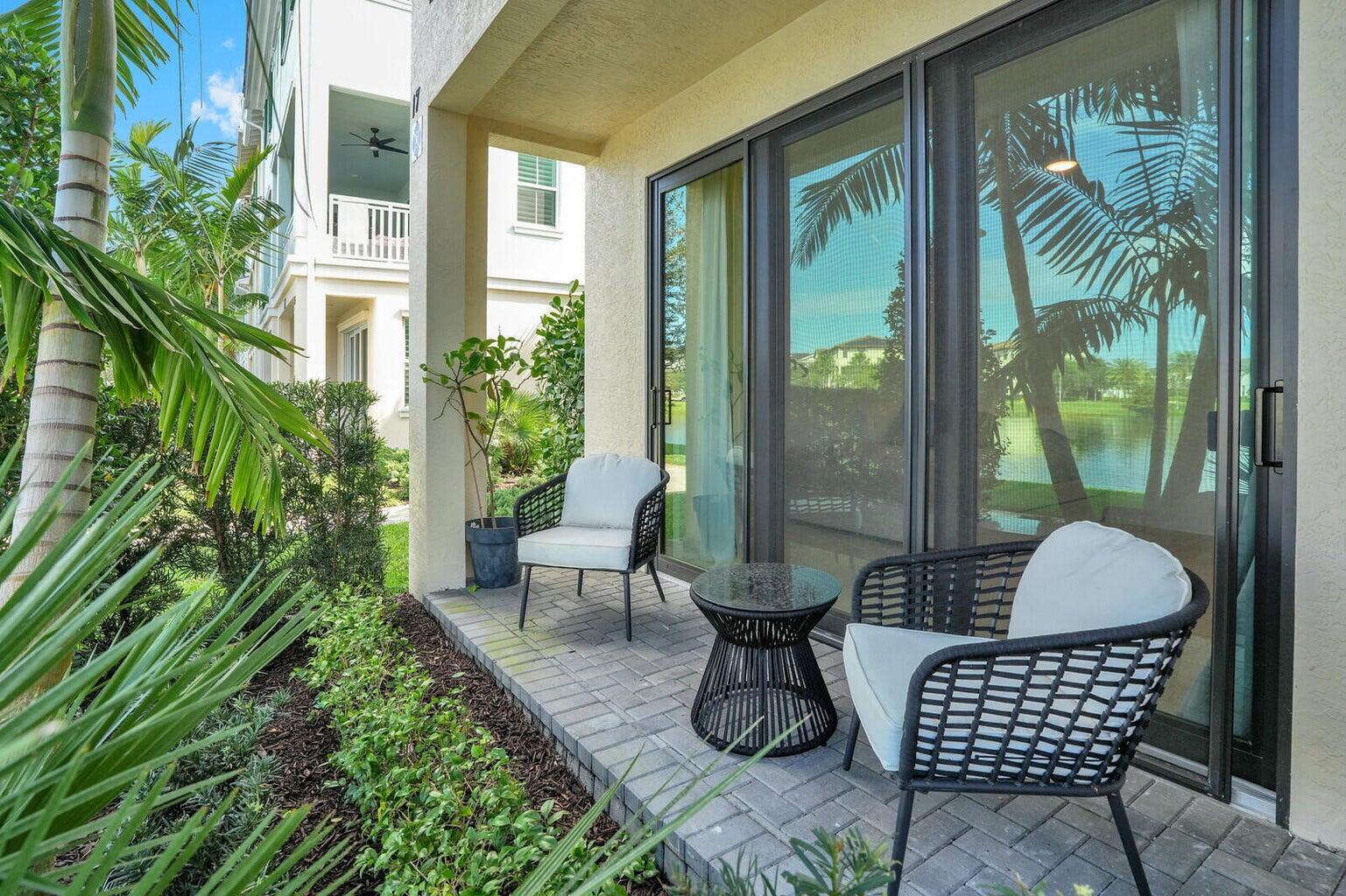 ALTON NEIGHBORHOOD - Residential Lease