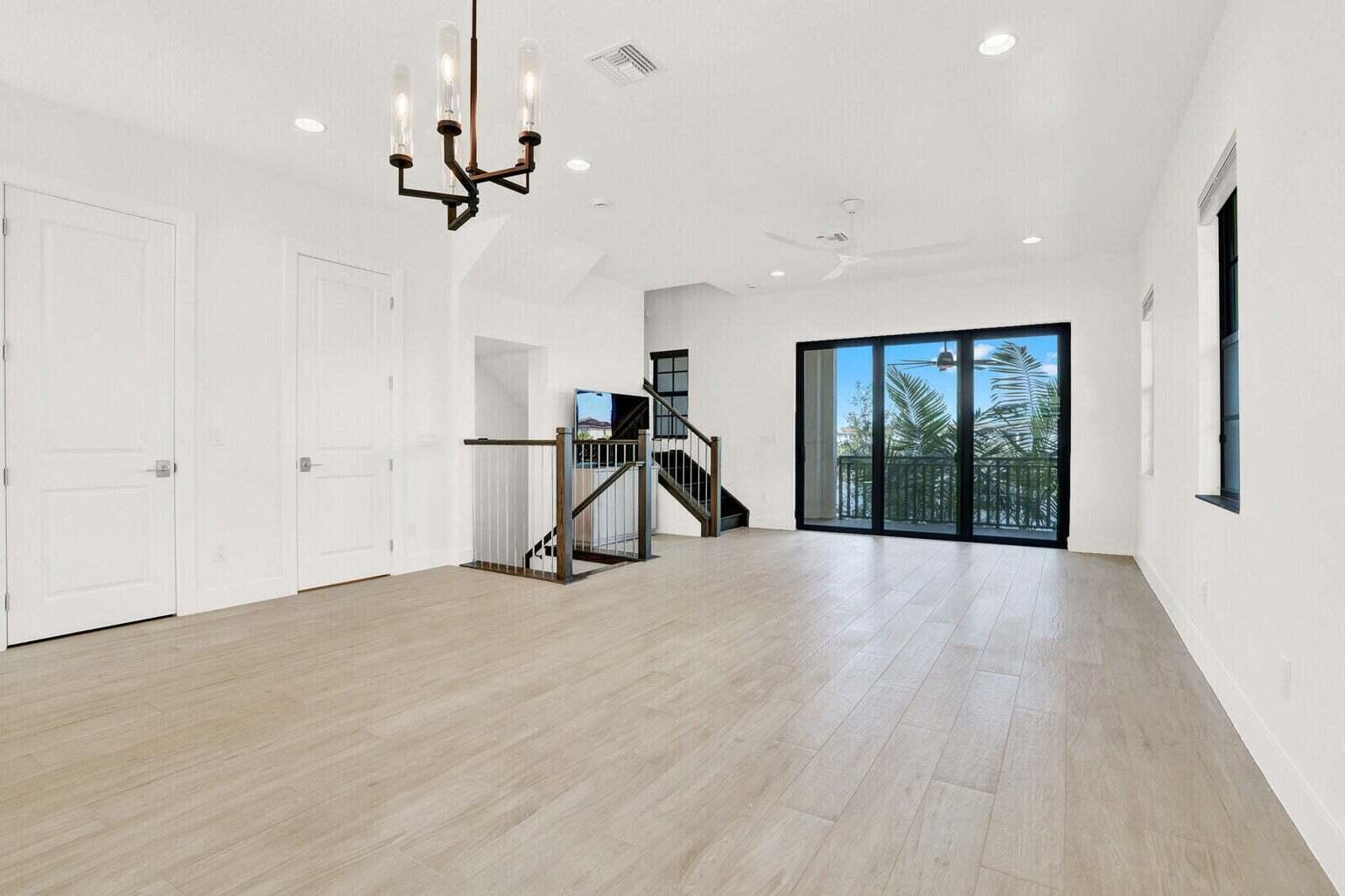 ALTON NEIGHBORHOOD - Residential Lease