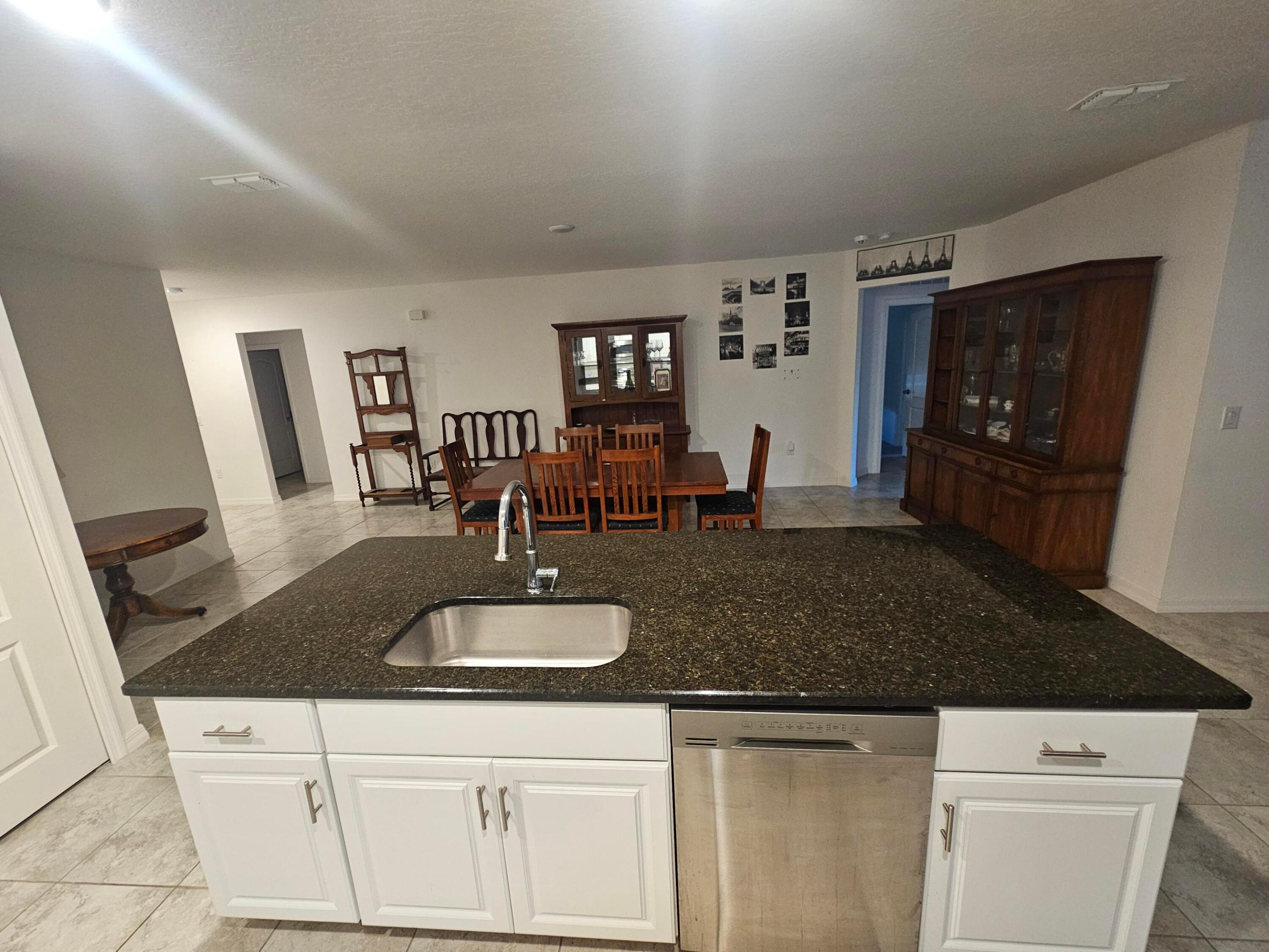 261 Wisteria Avenue NW