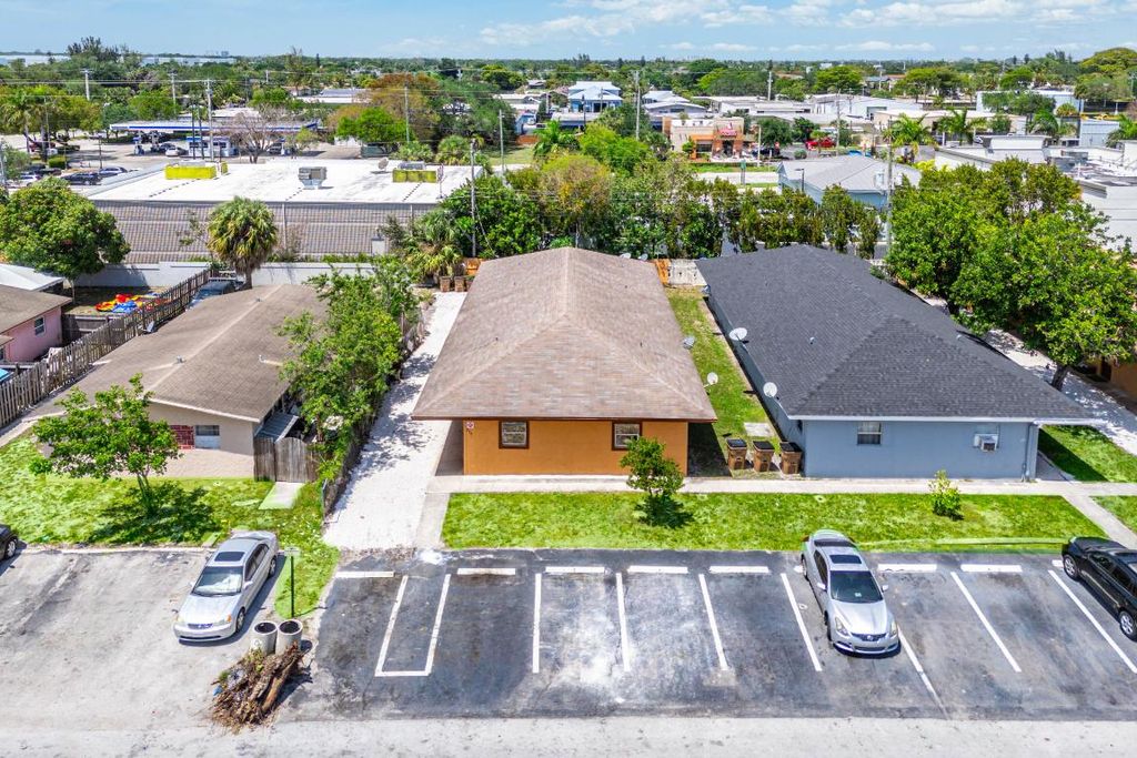 Photo of 279 SW 1st Street #1-4, Deerfield Beach, FL 33441 (MLS # R11084703)