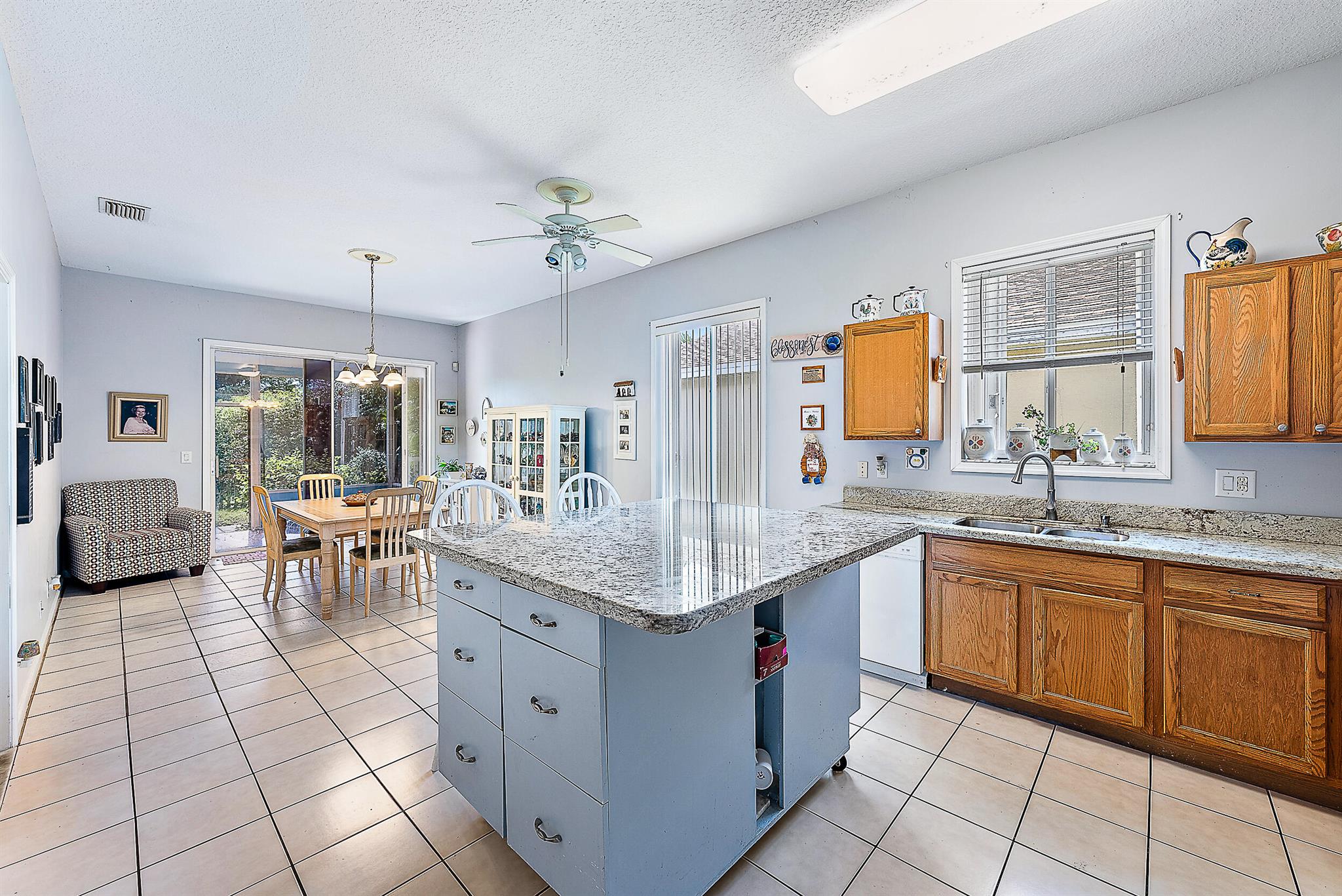 2522 SE Springtree Place