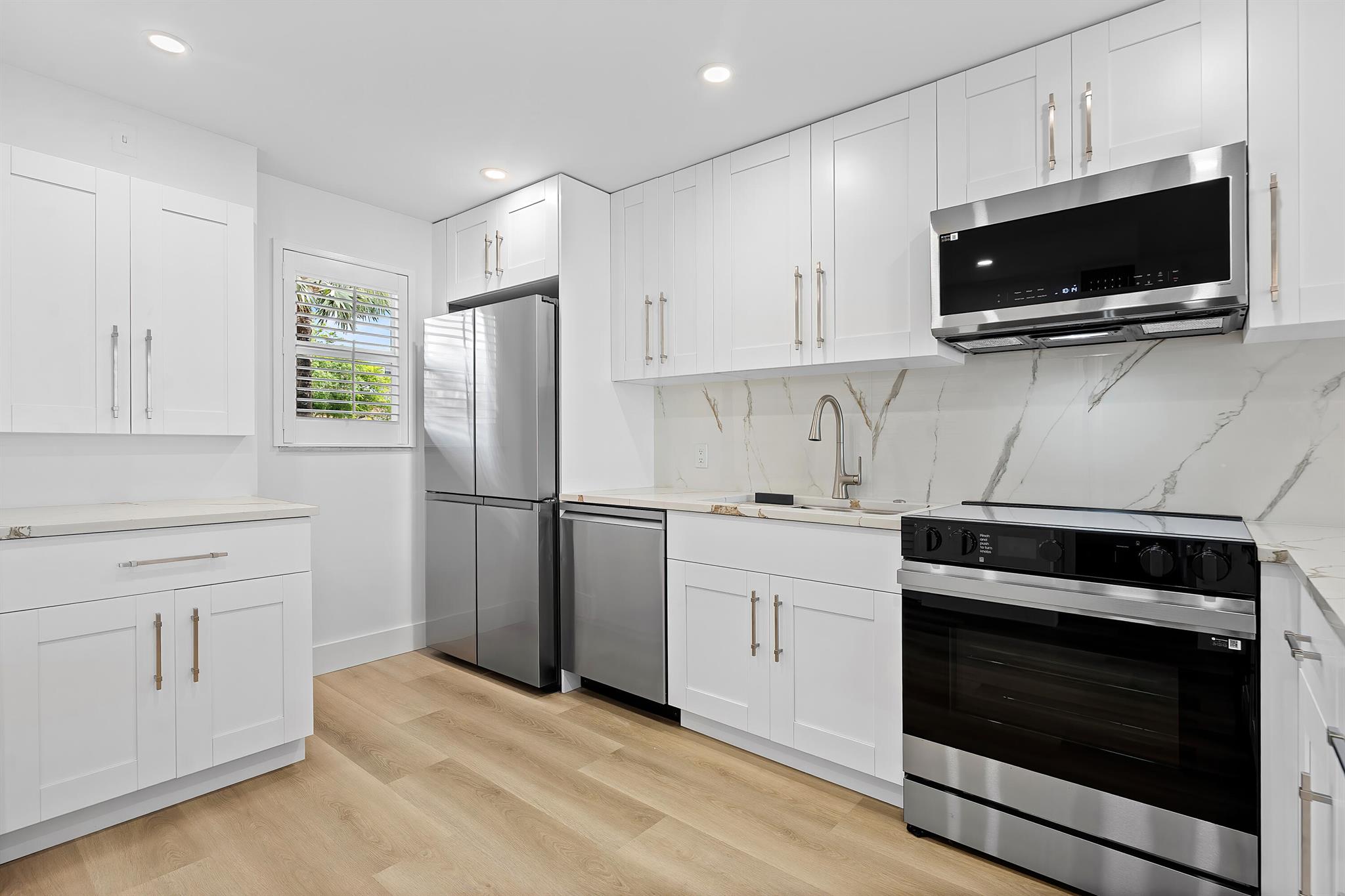 BOCA HOUSE CONDO - Residential