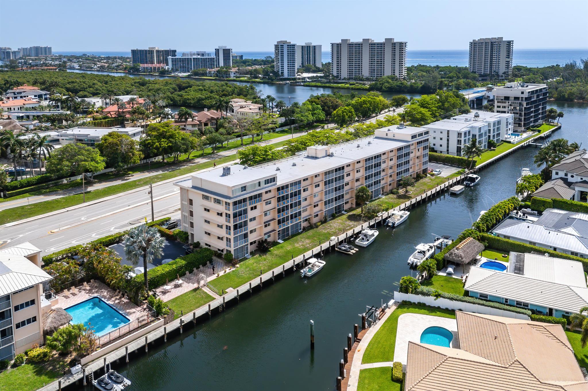 BOCA HOUSE CONDO - Residential