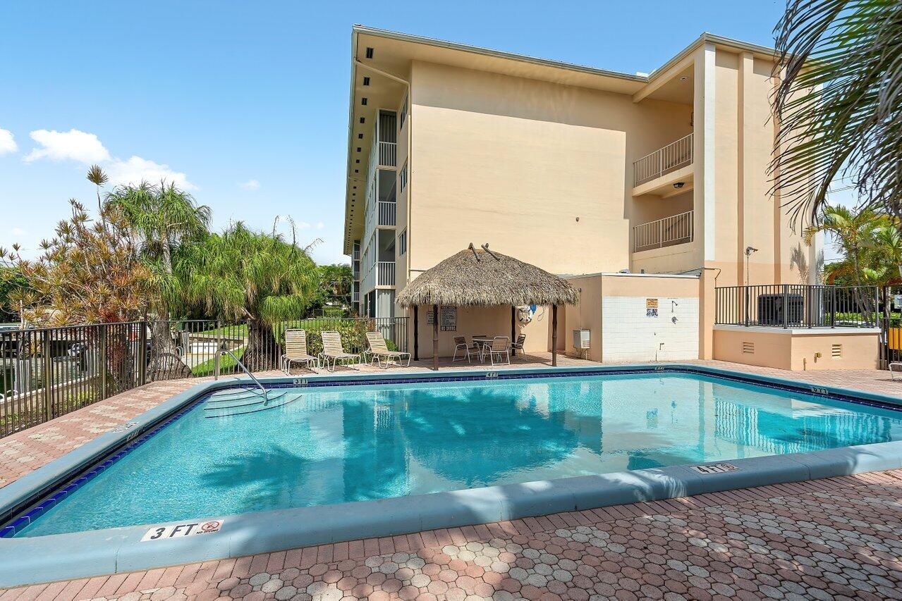 BOCA HOUSE CONDO - Residential