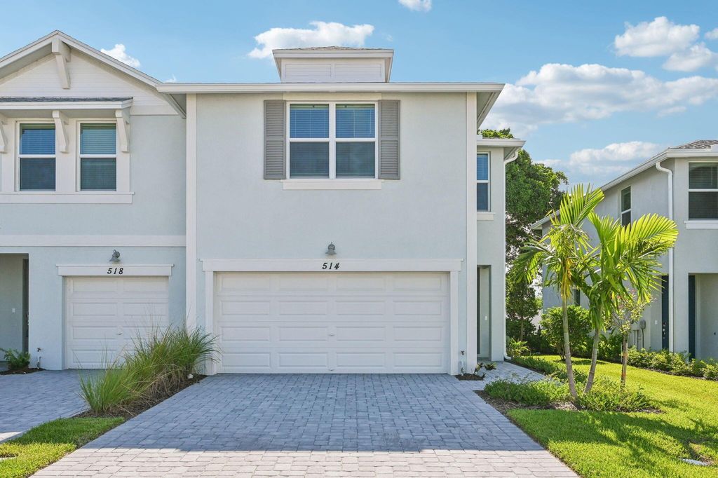 Photo of 514 Salisbury Circle, Fort Pierce, FL 34982 (MLS # R11102479)