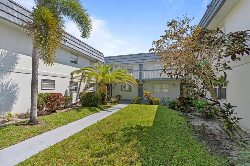 Photo of 212 Tuscany D Ln, Delray Beach, FL 33446 (MLS # B26007652)