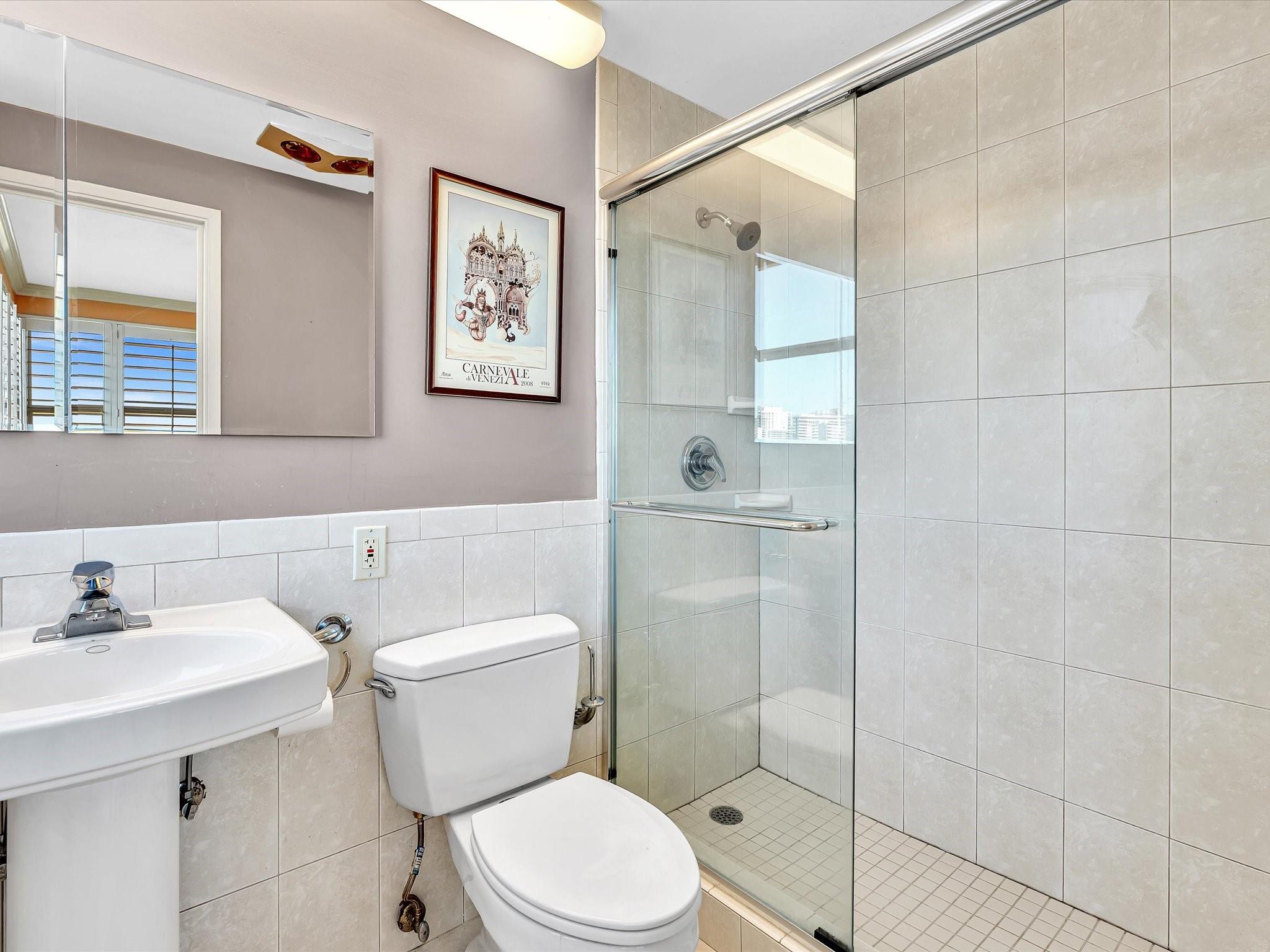 Coral Ridge Towers East - Residential