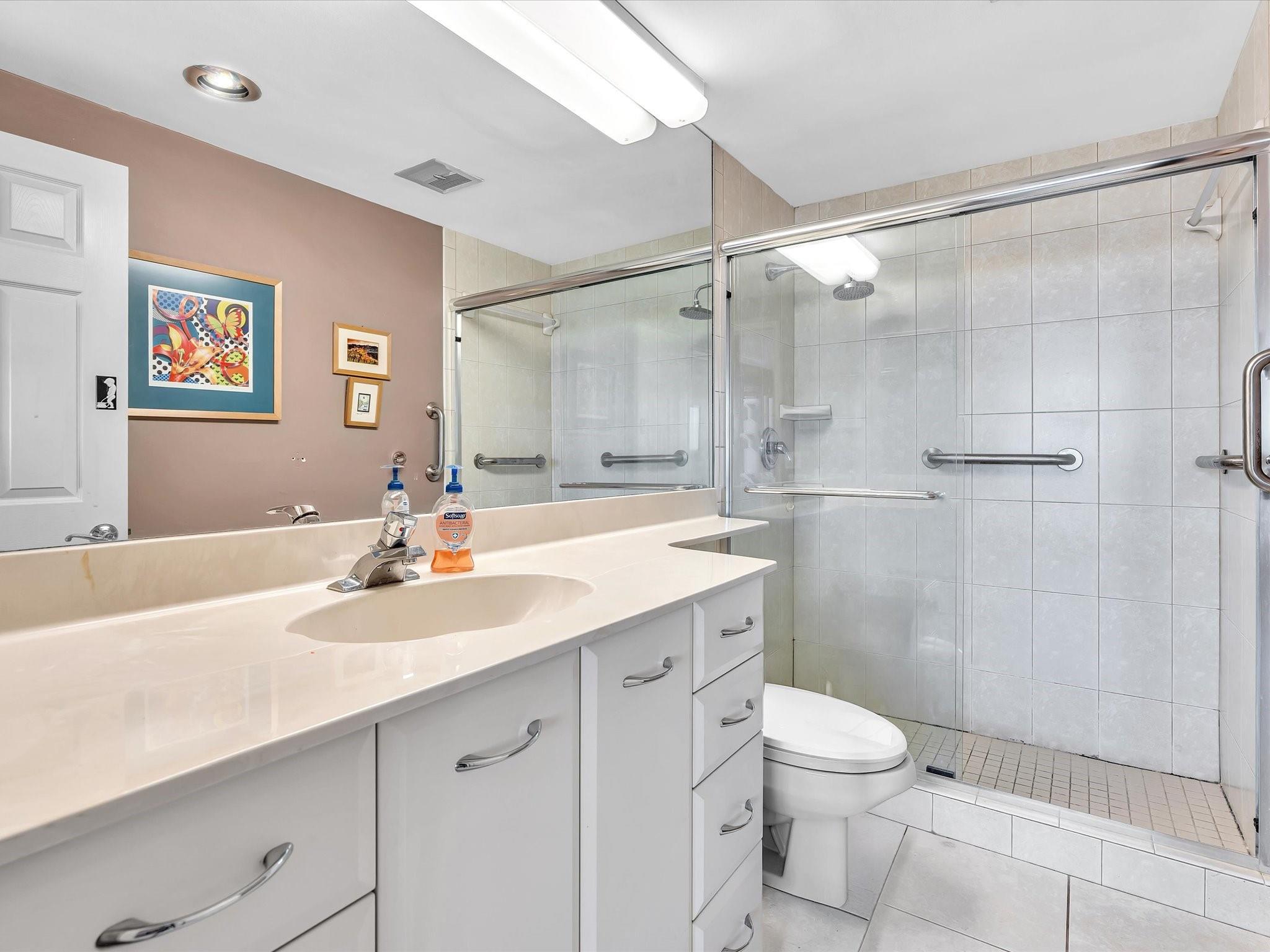 Coral Ridge Towers East - Residential