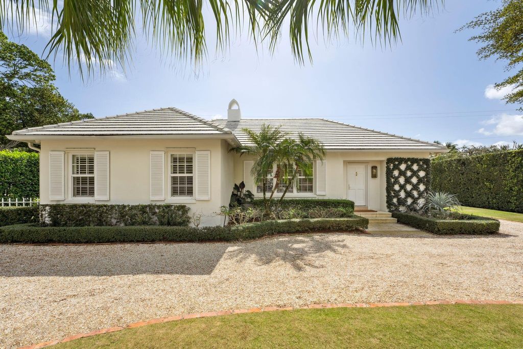 Photo of 202 Sanford Avenue, Palm Beach, FL 33480 (MLS # R11045684)