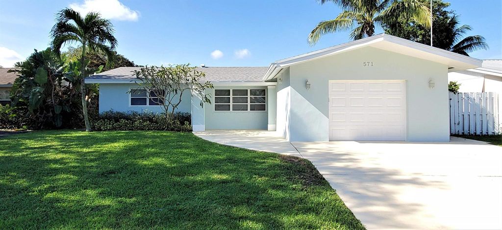 Photo of 571 Riverside Drive, Palm Beach Gardens, FL 33410 (MLS # R11089799)