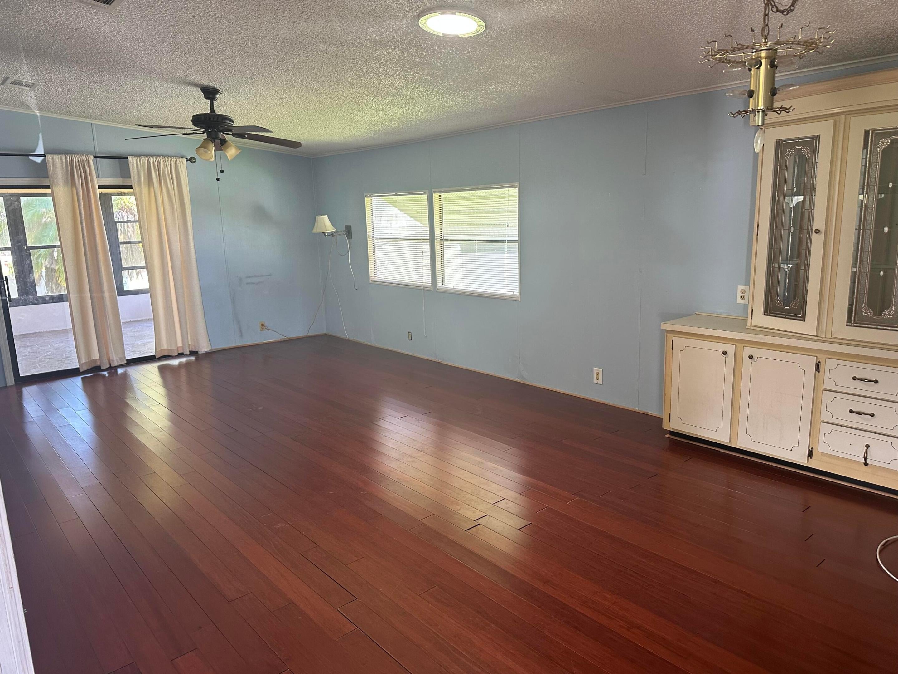 5591 HEMINGWAY Court E-01