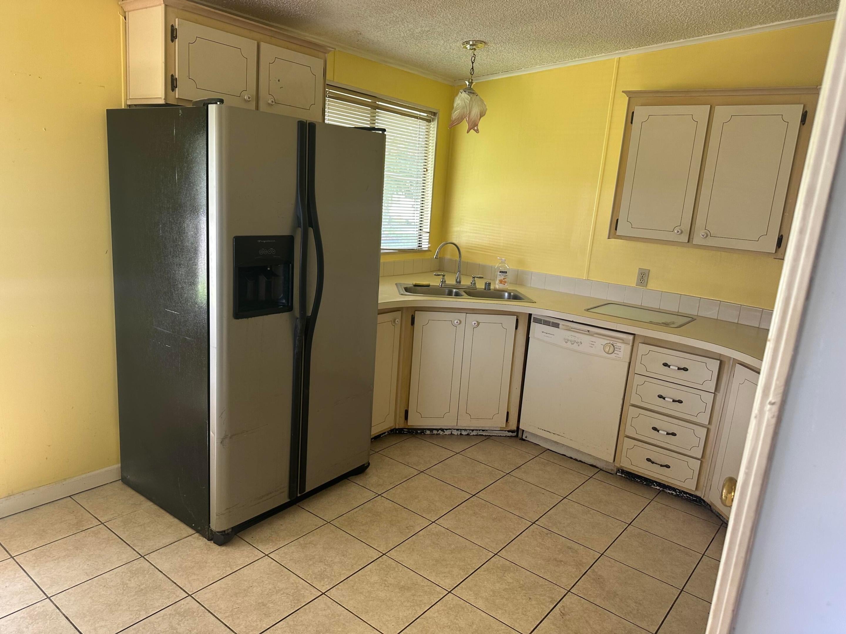 5591 HEMINGWAY Court E-01
