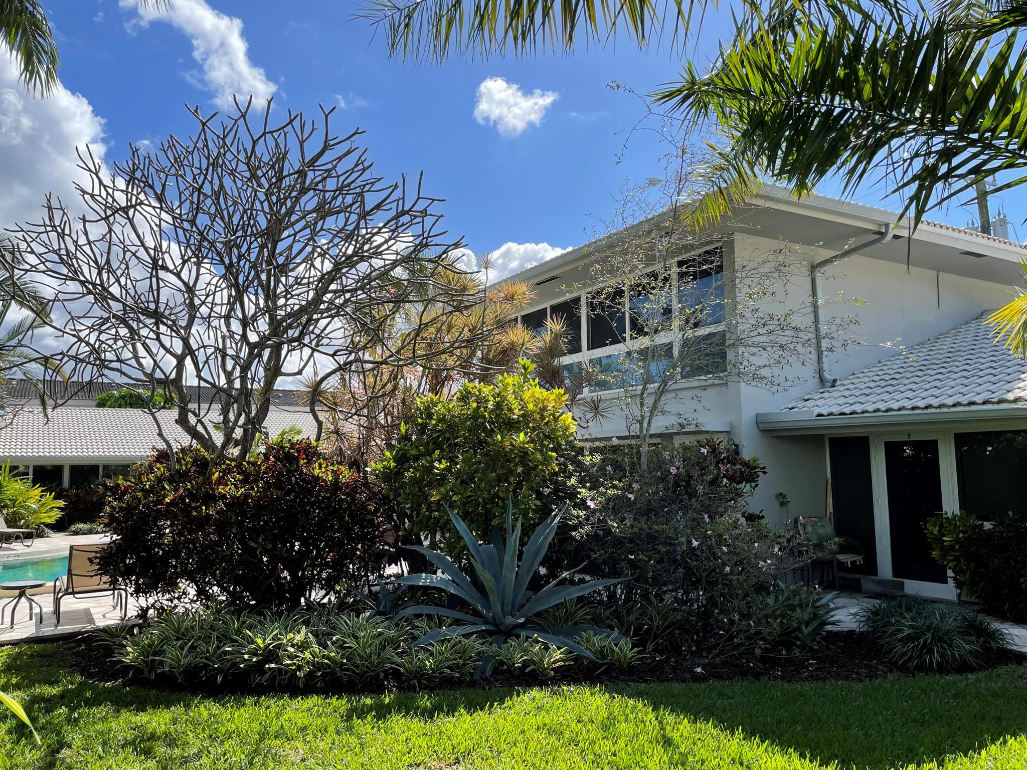 Coral Ridge - Commercial Sale