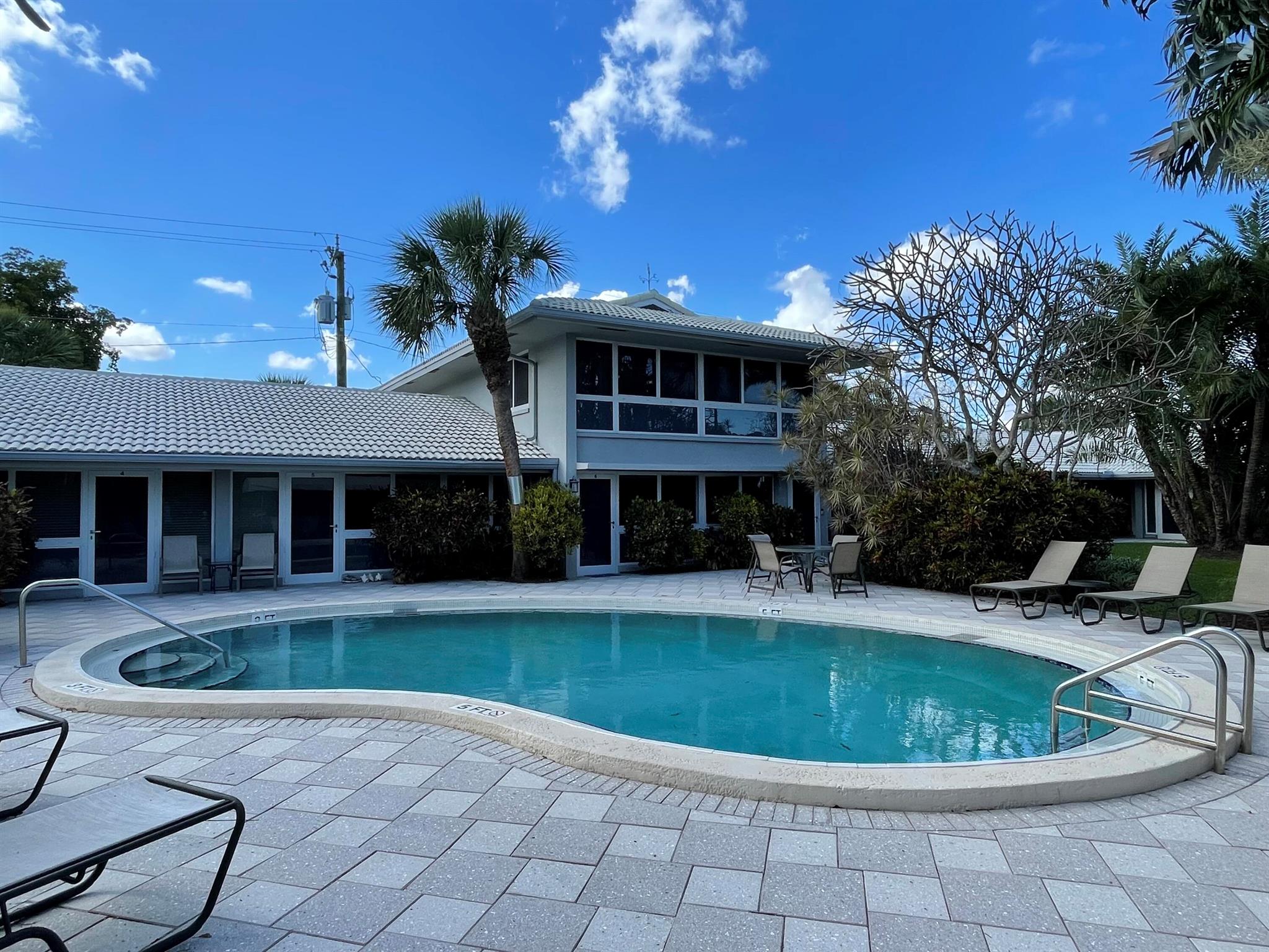 Coral Ridge - Commercial Sale