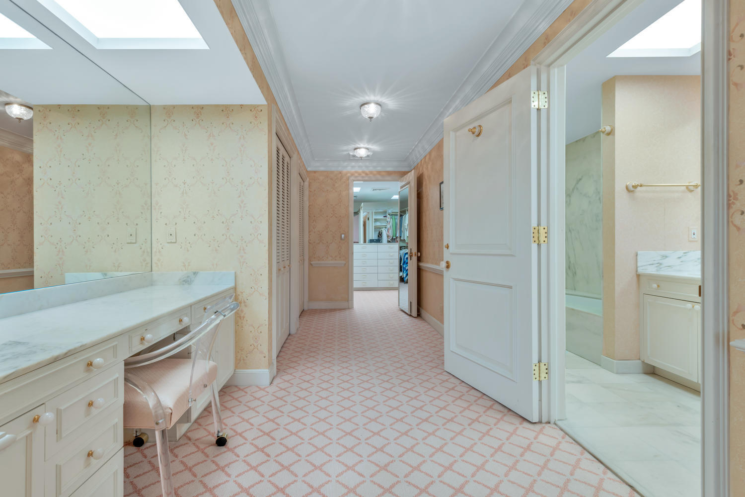 KIRKLAND HOUSE CONDO - Residential