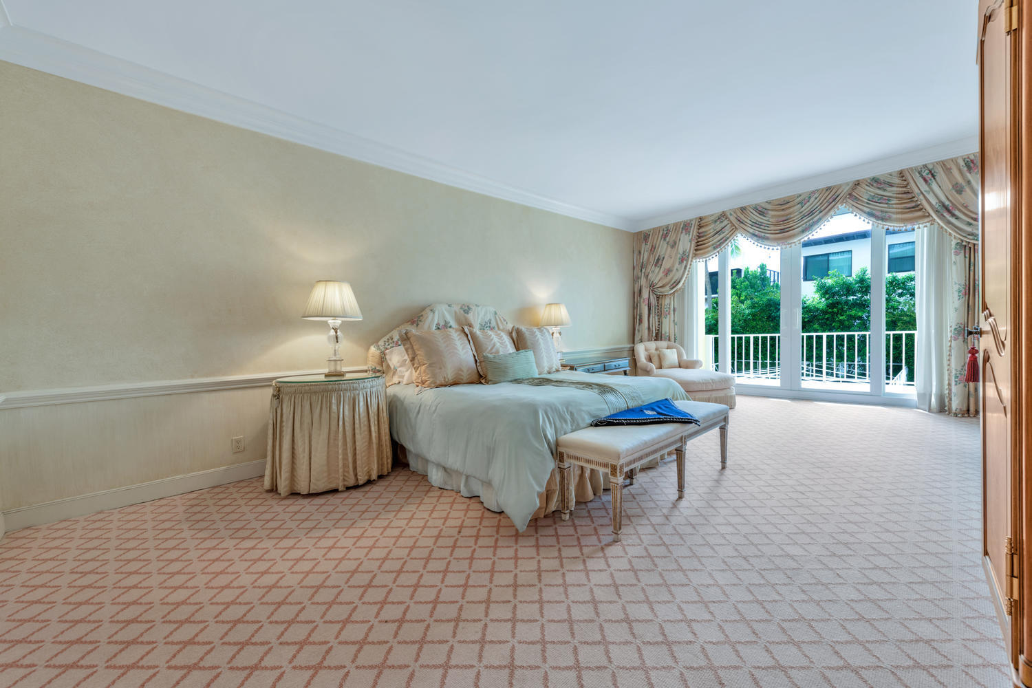 KIRKLAND HOUSE CONDO - Residential