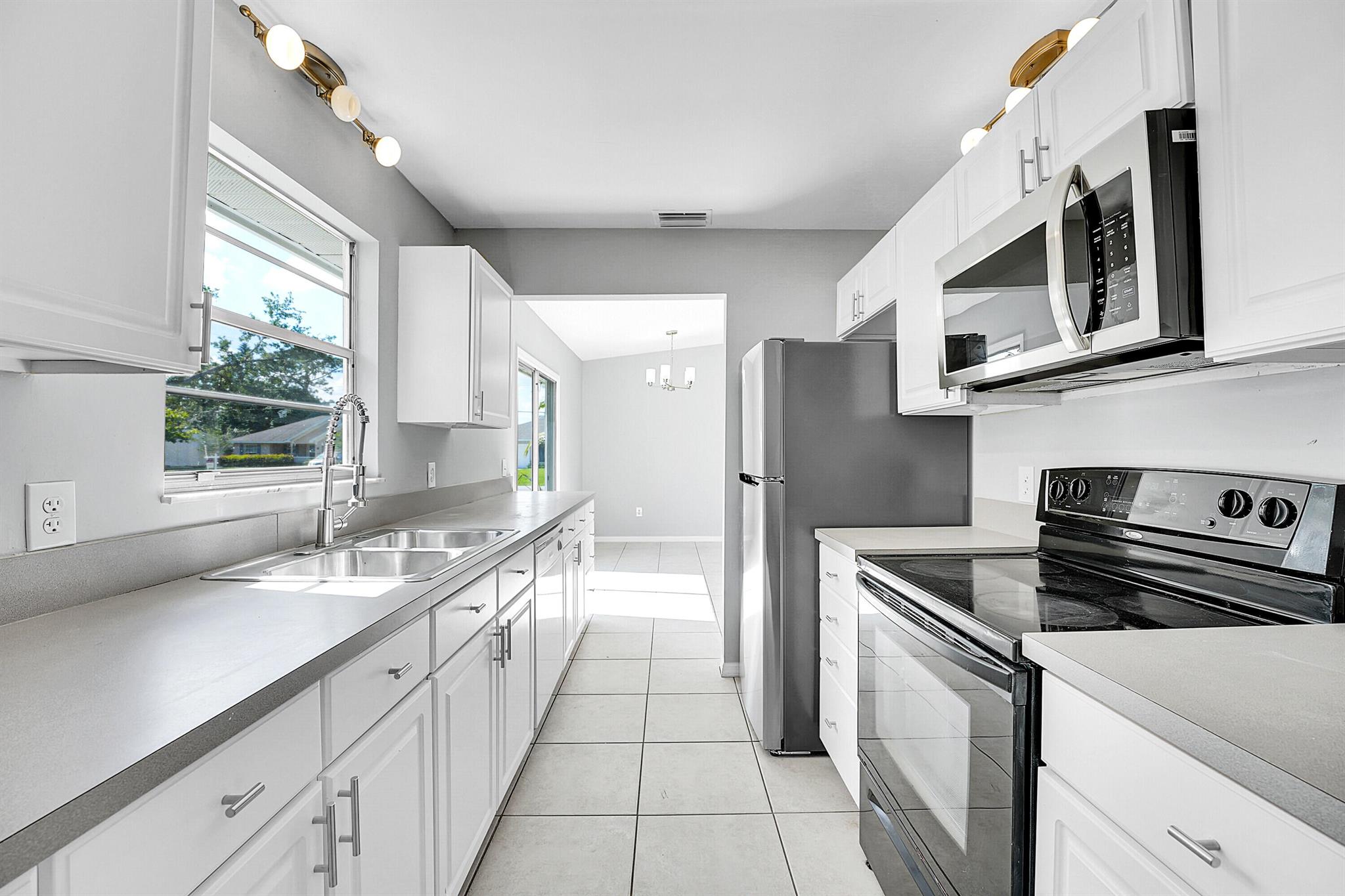 PORT ST LUCIE SECTION 18 - Residential