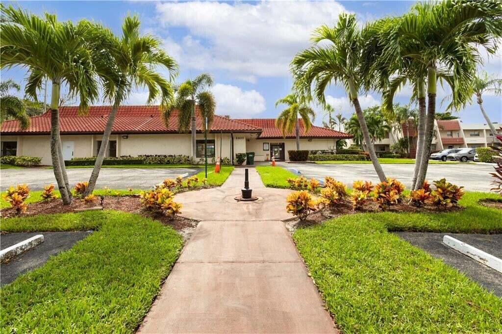 LAGO DEL REY CONDO - Residential Lease