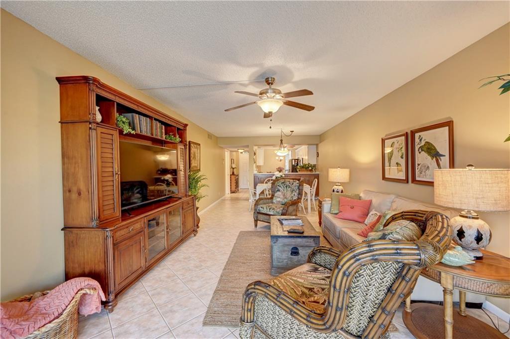 CORAL GATE XI CONDO - Residential