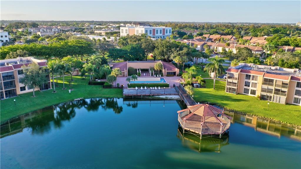 CORAL GATE XI CONDO - Residential