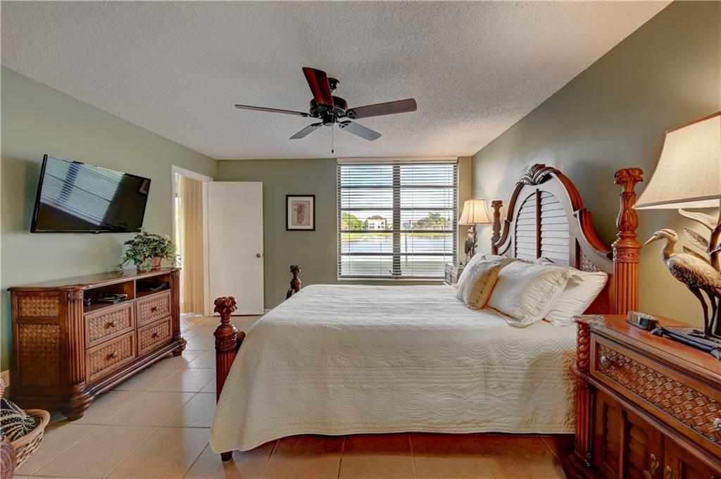 CORAL GATE XI CONDO - Residential