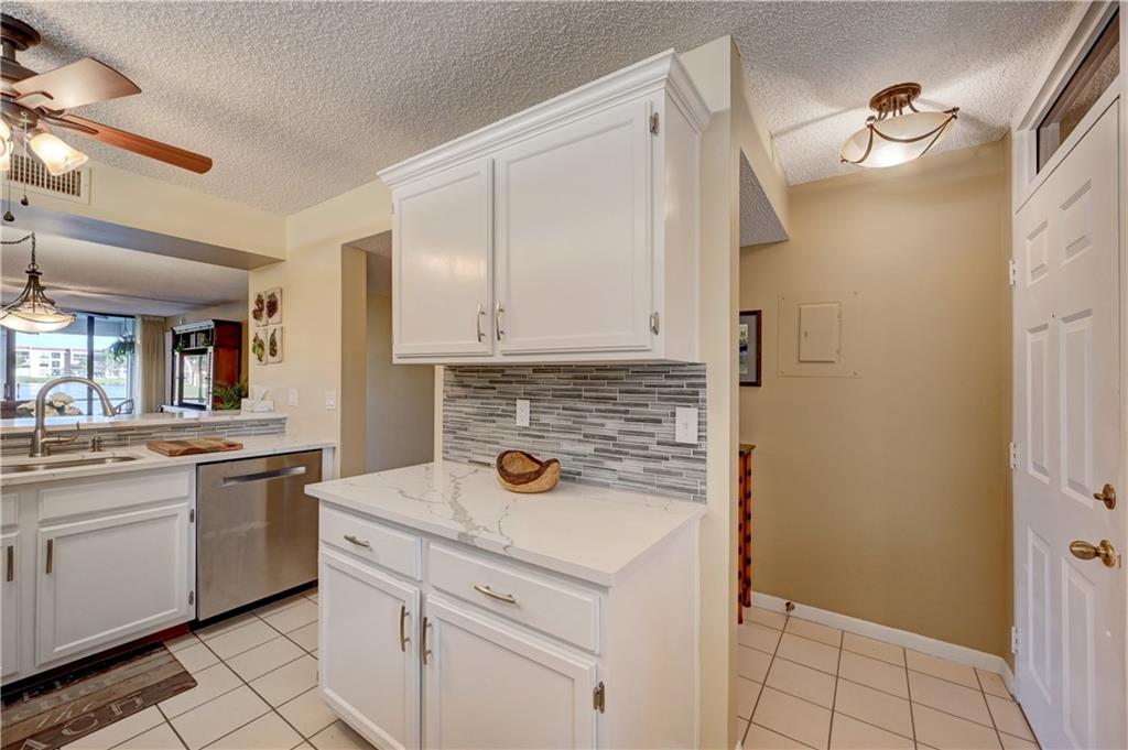 CORAL GATE XI CONDO - Residential