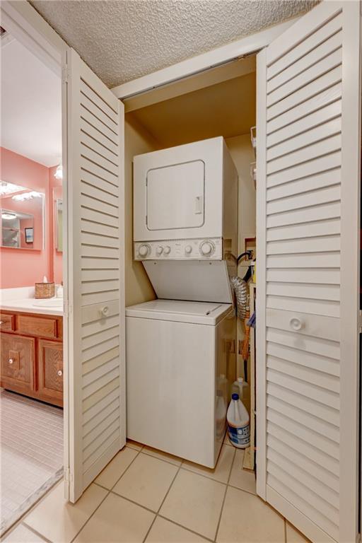 CORAL GATE XI CONDO - Residential