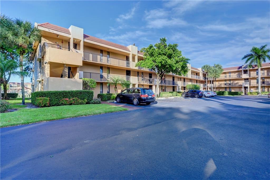 CORAL GATE XI CONDO - Residential