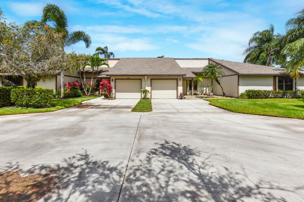 Photo of 13355 Touchstone Place, Palm Beach Gardens, FL 33418 (MLS # B26023565)