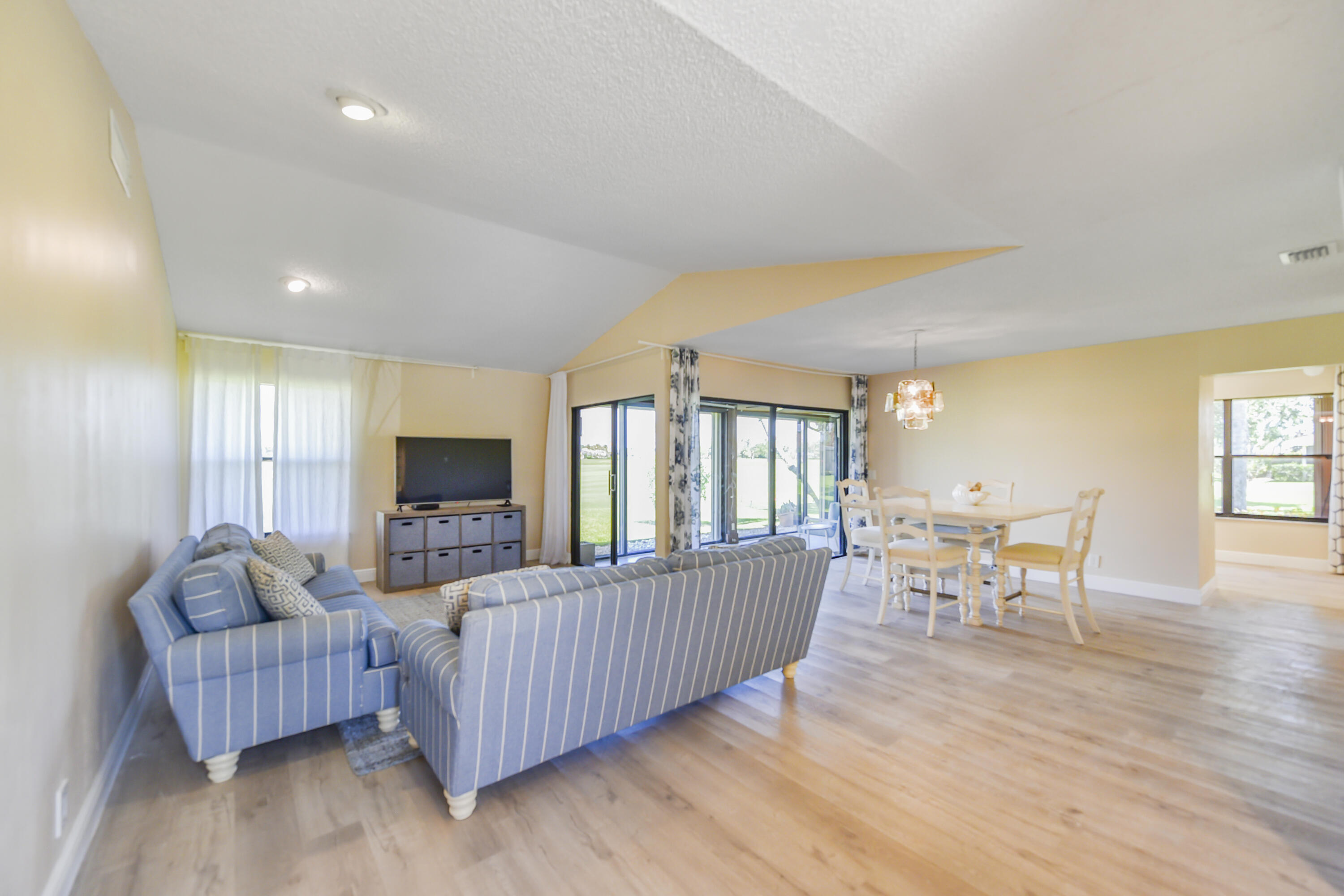 EASTPOINTE SUB 9 - Residential