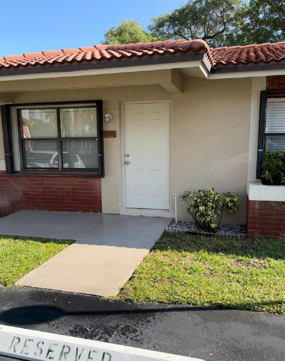 Nice and Clean 2 bedrooms 2 bathrooms villa in the heart of Coral Springs. The unit is just steps to the pool. Tile throughout with enclosed patio offers additional sqft. Large eat-in kitchen. Full-Size W/D inside the unit. Just off University Drive between Atlantic & Riverside (close to the Coral Square Mall). Quiet Community. Excellent school district. All ages.