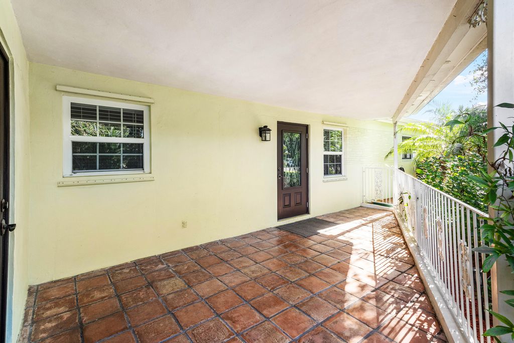 Photo of 2100 NE 4th Avenue, Boca Raton, FL 33431 (MLS # B26009279)