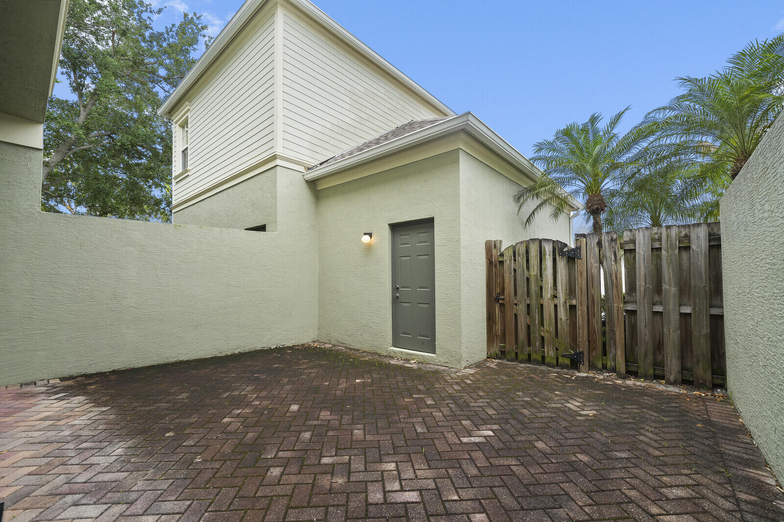 BOTANICA - Residential