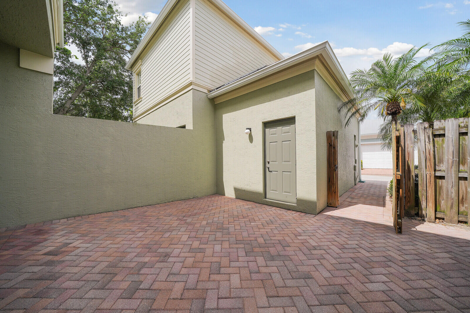 BOTANICA - Residential