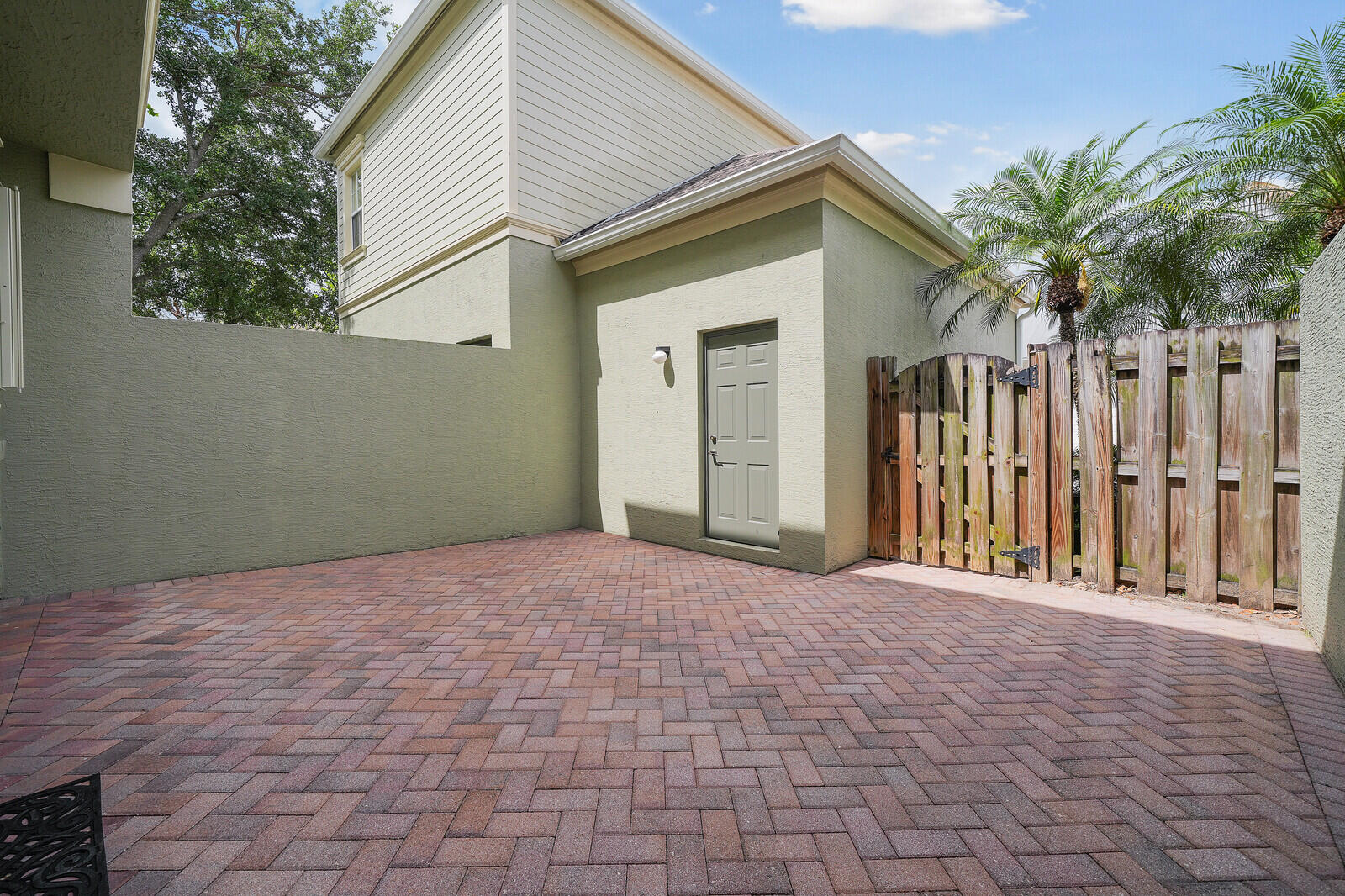 BOTANICA - Residential