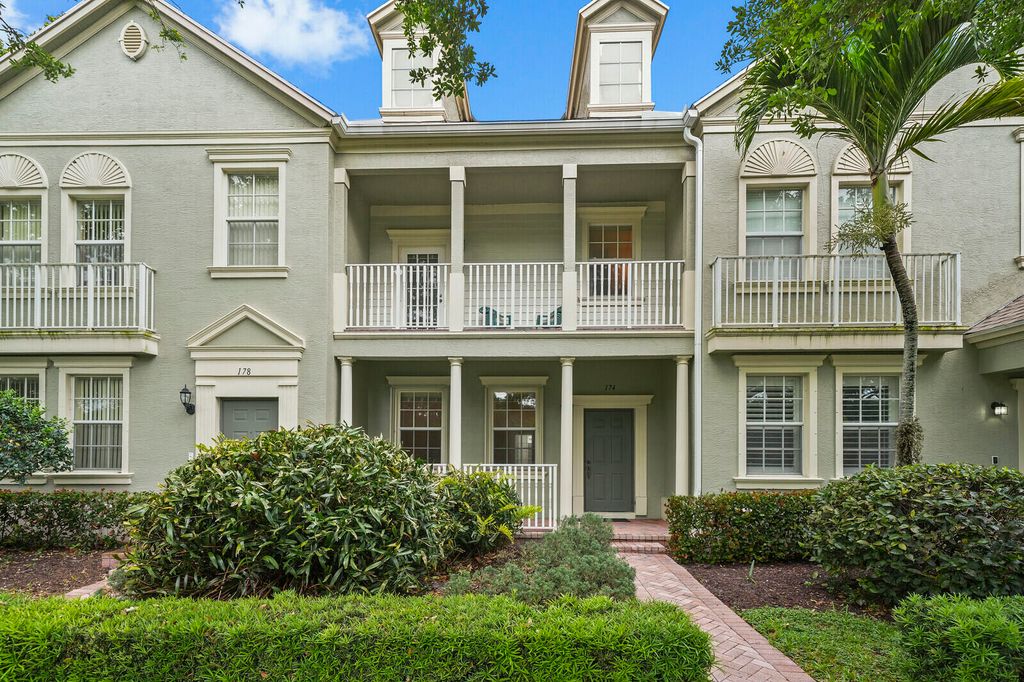 Photo of 174 W Thatch Palm Circle, Jupiter, FL 33458 (MLS # B26018737)